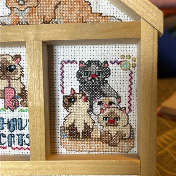 Wooden House-Shaped Cat Cross-Stitch Piece - Picture 4 of 8